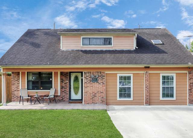 Property at 5522 Cannonway Dr, Houston, TX 77032, 5 beds, 2.5 baths