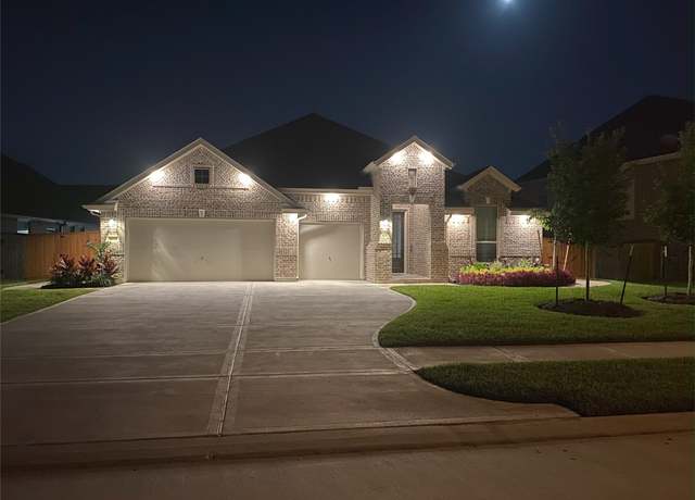 Property at 4033 Carolina Shores Ln, League City, TX 77573, 4 beds, 3 baths