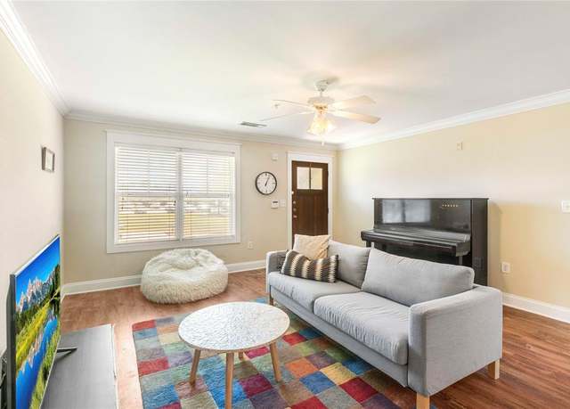 Property at 1725 Harvey Mitchell Pkwy S #2112, College Station, TX 77840, 2 beds, 2 baths