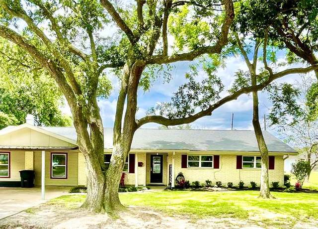 Property at 548 Meadowcroft Ln, Winnie, TX 77665, 4 beds, 2 baths