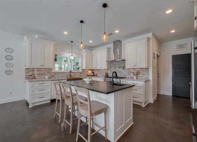 Property at 1132 and 1134 Big Buck Rd, Weimar, TX 78962, 3 beds, 2.5 baths