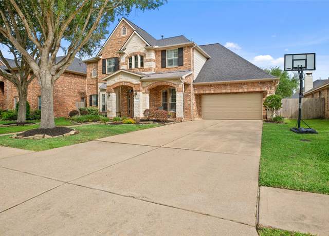 Property at 418 Bonnie Bay Ct, League City, TX 77573, 4 beds, 3.5 baths