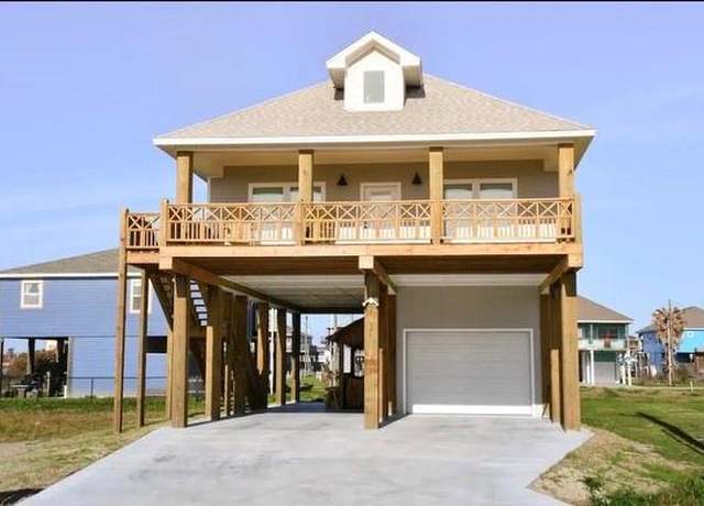 Property at 978 Tidelands Dr, Port Bolivar, TX 77650, 3 beds, 2 baths