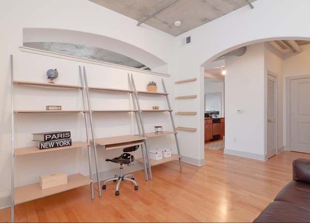 Property at 1901 Post Oak Blvd #304, Houston, TX 77056, 2 beds, 1 bath