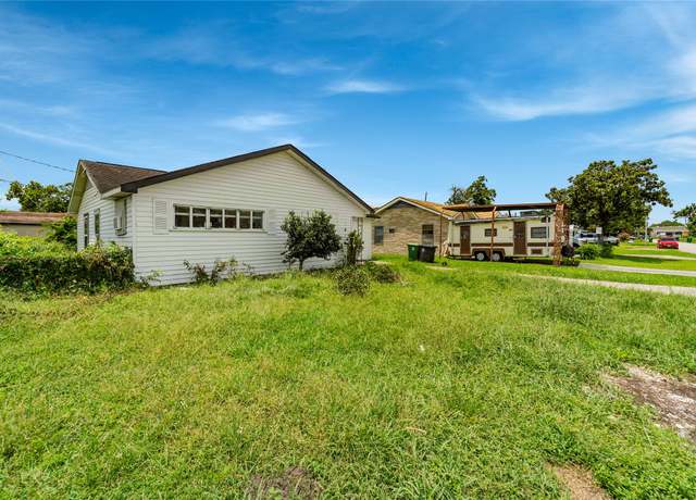 Property at 209 Hyta St, Houston, TX 77018, 3 beds, 1 bath