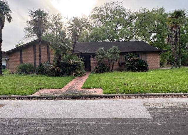 Property at 3102 La Vista Ave, Bay City, TX 77414, 3 beds, 2 baths