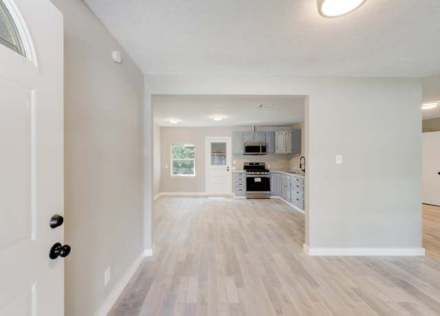 Property at 11518 Munn St, Houston, TX 77029, 3 beds, 1 bath