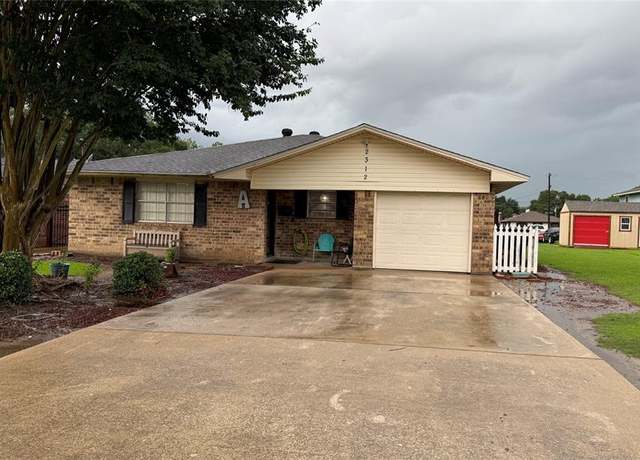 Property at 2312 Avenue B, Nederland, TX 77627, 3 beds, 2 baths