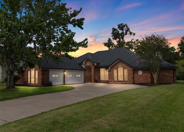 Property at 2221 Lake Forrest Dr, West Columbia, TX 77486, 4 beds, 2.5 baths