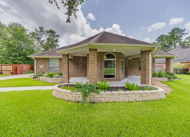 Property at 7403 Revelwood Dr, Magnolia, TX 77354, 3 beds, 2 baths