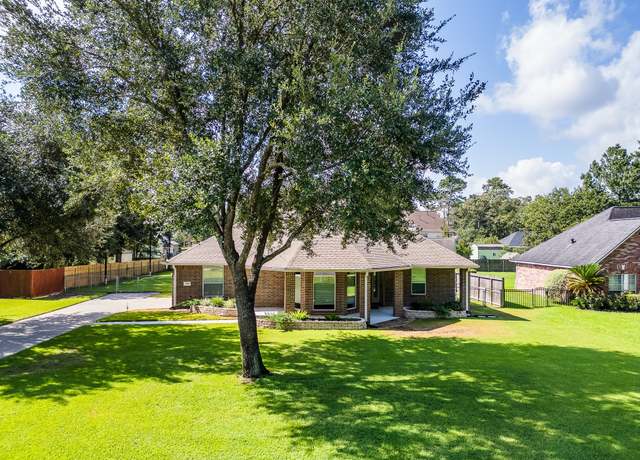 Property at 7403 Revelwood Dr, Magnolia, TX 77354, 3 beds, 2 baths
