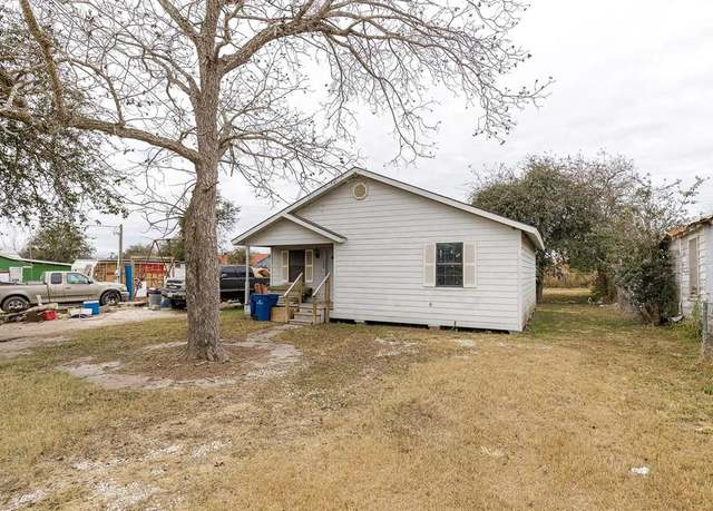 Property at 408 S Live Oak St, Mathis, TX 78368, 2 beds, 1 bath