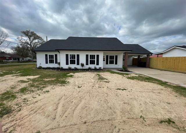 Property at 307 N 2nd St, Nederland, TX 77627, 3 beds, 2 baths