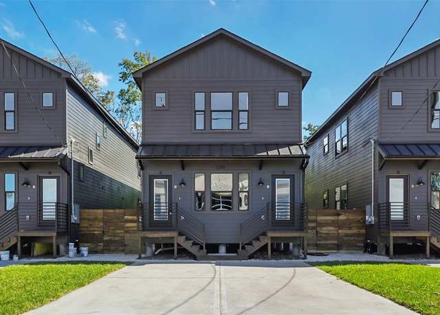 Property at 230 E 38th St, Houston, TX 77018, 4 beds, 2 baths