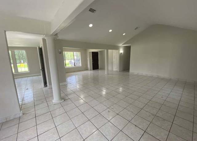 Property at 6121 Perth St, Houston, TX 77048, 3 beds, 2 baths