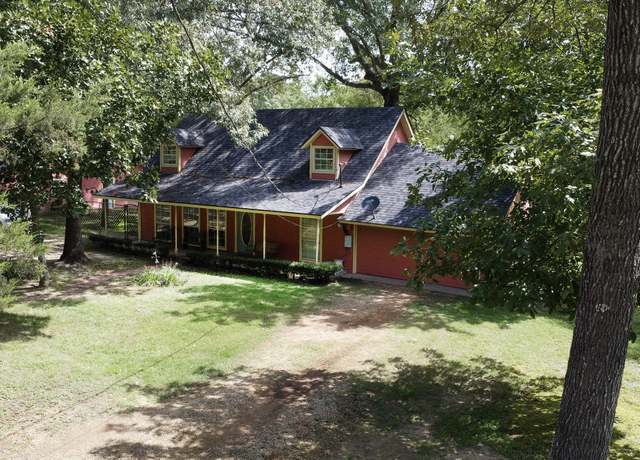 Property at 811 Janis Dr, Bullard, TX 75757, 3 beds, 4 baths