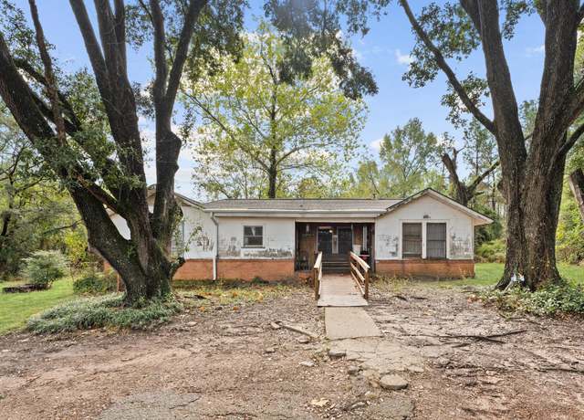 Property at 1200 Foster Dr, Conroe, TX 77301, 3 beds, 1 bath