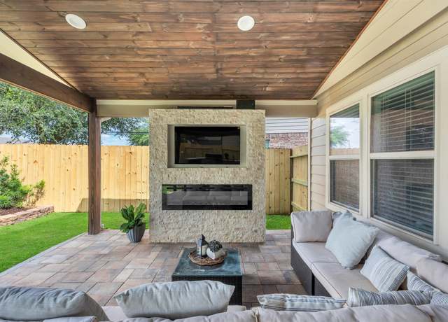 Property at 12631 Mint Arbor, Houston, TX 77066, 3 beds, 2.5 baths