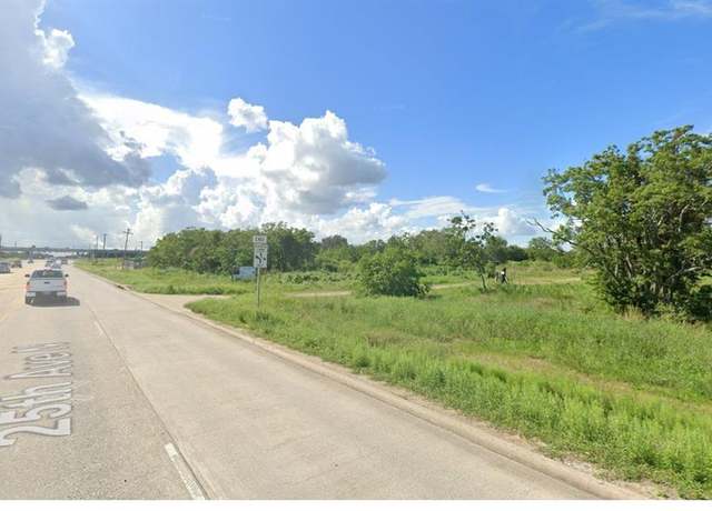 Property at 2518 East OF Willis Ln, Texas City, TX 77590