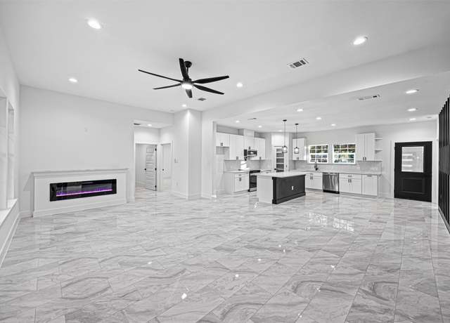 Property at 16507 Horizon Dr, Crosby, TX 77532, 4 beds, 3 baths
