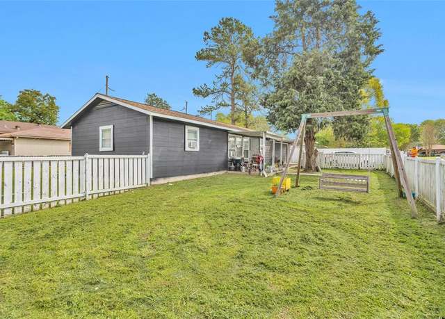 Property at 115 Venus Dr, Trinity, TX 75862, 2 beds, 2 baths