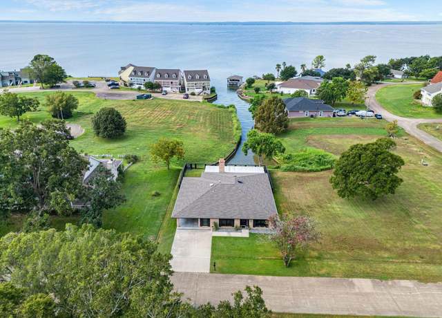 Property at 292 Echo Ln, Livingston, TX 77351, 3 beds, 2.5 baths