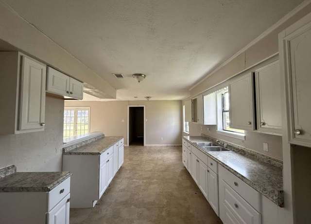 Property at 2068 Tx-36, Brazoria, TX 77422, 3 beds, 2 baths