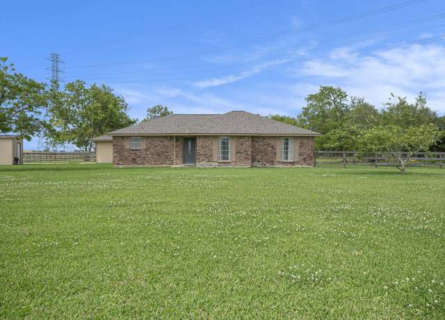 Property at 2211 Nancy St, Alvin, TX 77511, 3 beds, 2 baths