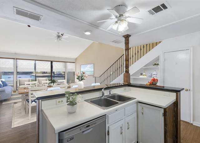 Property at 10 April Point Dr S #10, Conroe, TX 77356, 3 beds, 2 baths