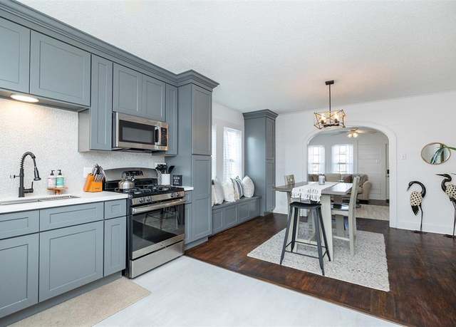 Property at 4417 Avenue R, Galveston, TX 77550, 2 beds, 1 bath