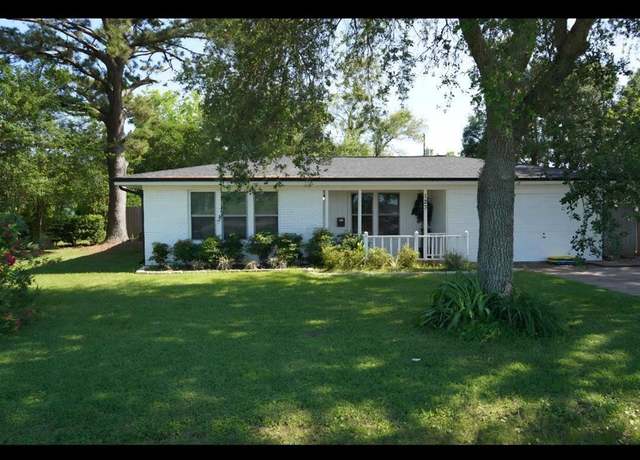 Property at 123 25th Ave N, Texas City, TX 77590, 3 beds, 2 baths