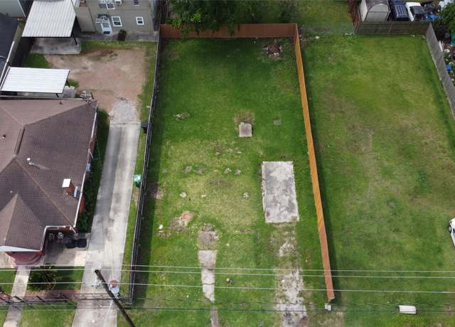 Property at 7814 Glover St, Houston, TX 77012