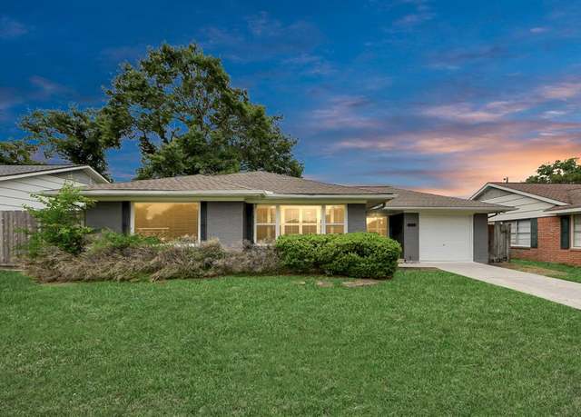 Property at 1831 Watercrest Dr, Houston, TX 77008, 3 beds, 2 baths
