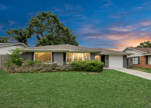 Property at 1831 Watercrest Dr, Houston, TX 77008, 3 beds, 2 baths