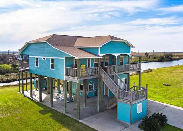 Property at 1109 Pompano Dr, Crystal Beach, TX 77650, 4 beds, 2 baths