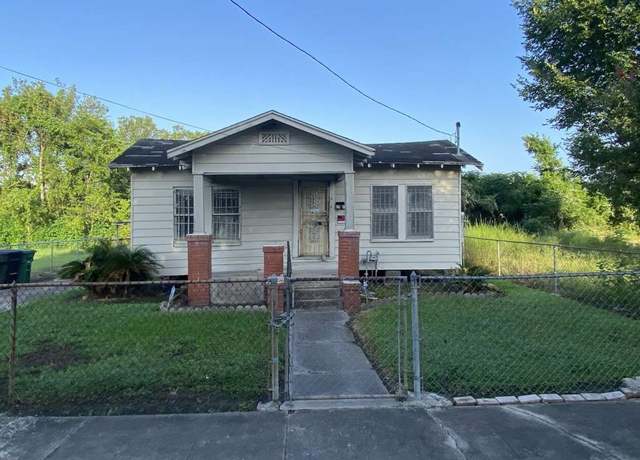 Property at 2805 Brackenridge St, Houston, TX 77026, 2 beds, 1 bath