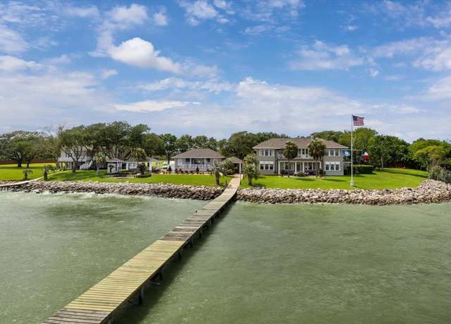 Property at 102 S R St, La Porte, TX 77571, 5 beds, 5.5 baths