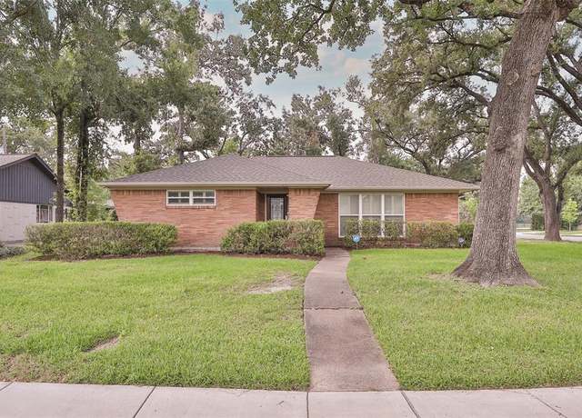 Property at 6235 Queenswood Ln, Houston, TX 77008, 3 beds, 2 baths