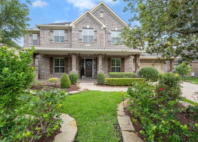 Property at 19 E Hullwood Cir, Spring, TX 77389, 4 beds, 3.5 baths