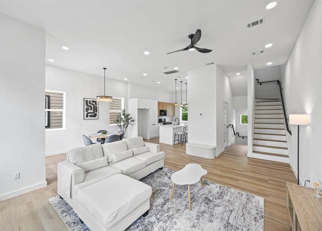 Property at 1216 E 34th St Unit B, Houston, TX 77022, 3 beds, 3.5 baths