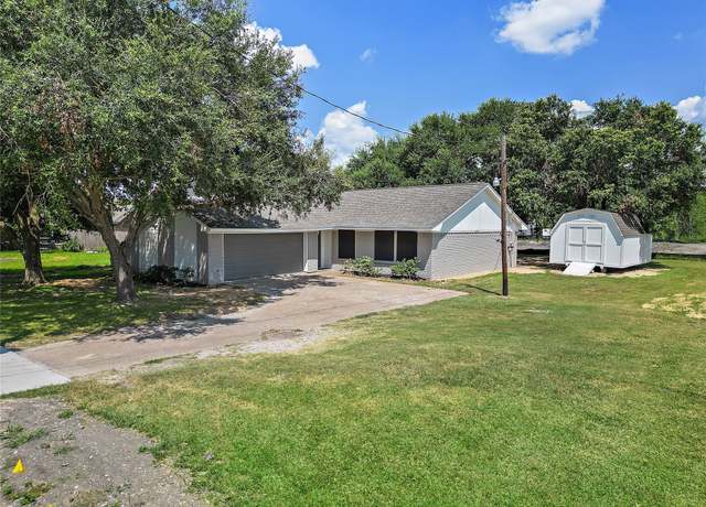 Property at 1301 Alpha Ln, Crosby, TX 77532, 3 beds, 2 baths