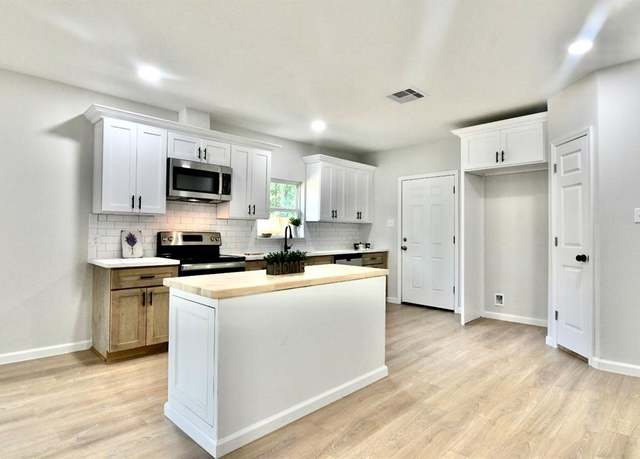 Property at 2811 Winbern St, Houston, TX 77004, 3 beds, 2 baths