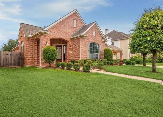 Property at 7007 Paxton Ct, Sugar Land, TX 77479, 3 beds, 2.5 baths