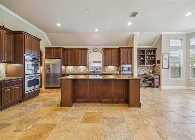 Property at 7007 Paxton Ct, Sugar Land, TX 77479, 3 beds, 2.5 baths