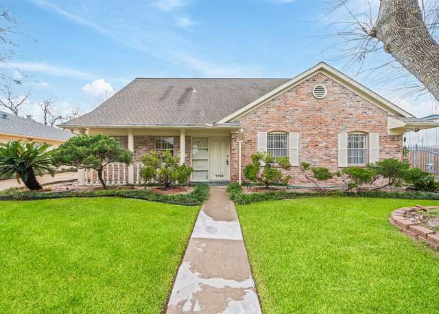 Property at 7718 Pella Dr, Houston, TX 77036, 4 beds, 2.5 baths