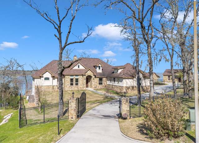 Property at 20433 Doral Dr, Huntsville, TX 77320, 8 beds, 5.5 baths