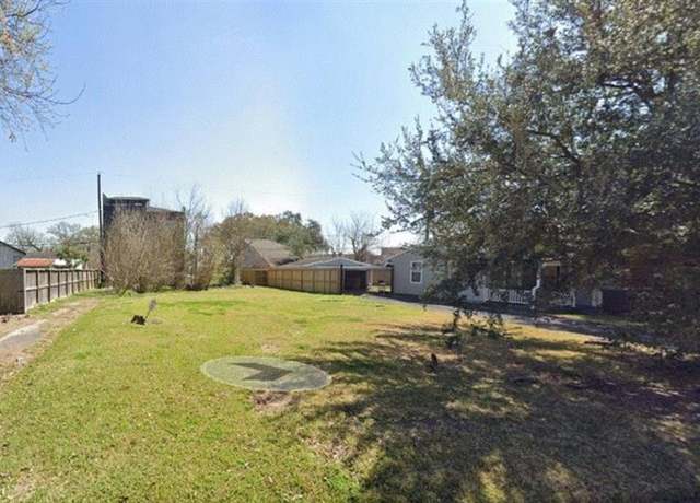 Property at 2267 Des Jardines St, Houston, TX 77023