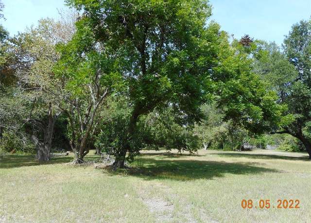 Property at 406 S 11th St, Richmond, TX 77469