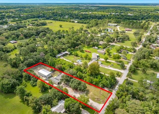 Property at 4721 Singletary Rd, Alvin, TX 77511, 3 beds, 3 baths