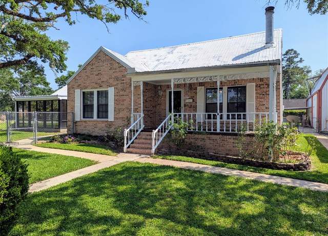 Property at 2654 Cos St, Liberty, TX 77575, 3 beds, 2 baths